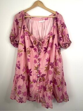 Olivaceous Short Sleeve Mini Dress in a pink tropical floral pattern size large